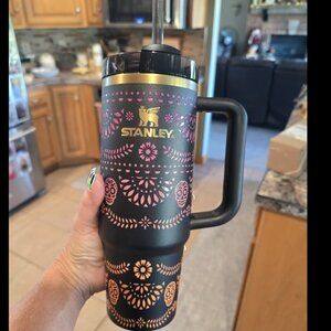 Stanley Dia de los muertos midnight catrina 30 Oz new